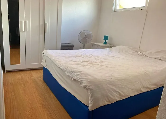 Relaxing House By The - Casa Rosa Horta (Azores)